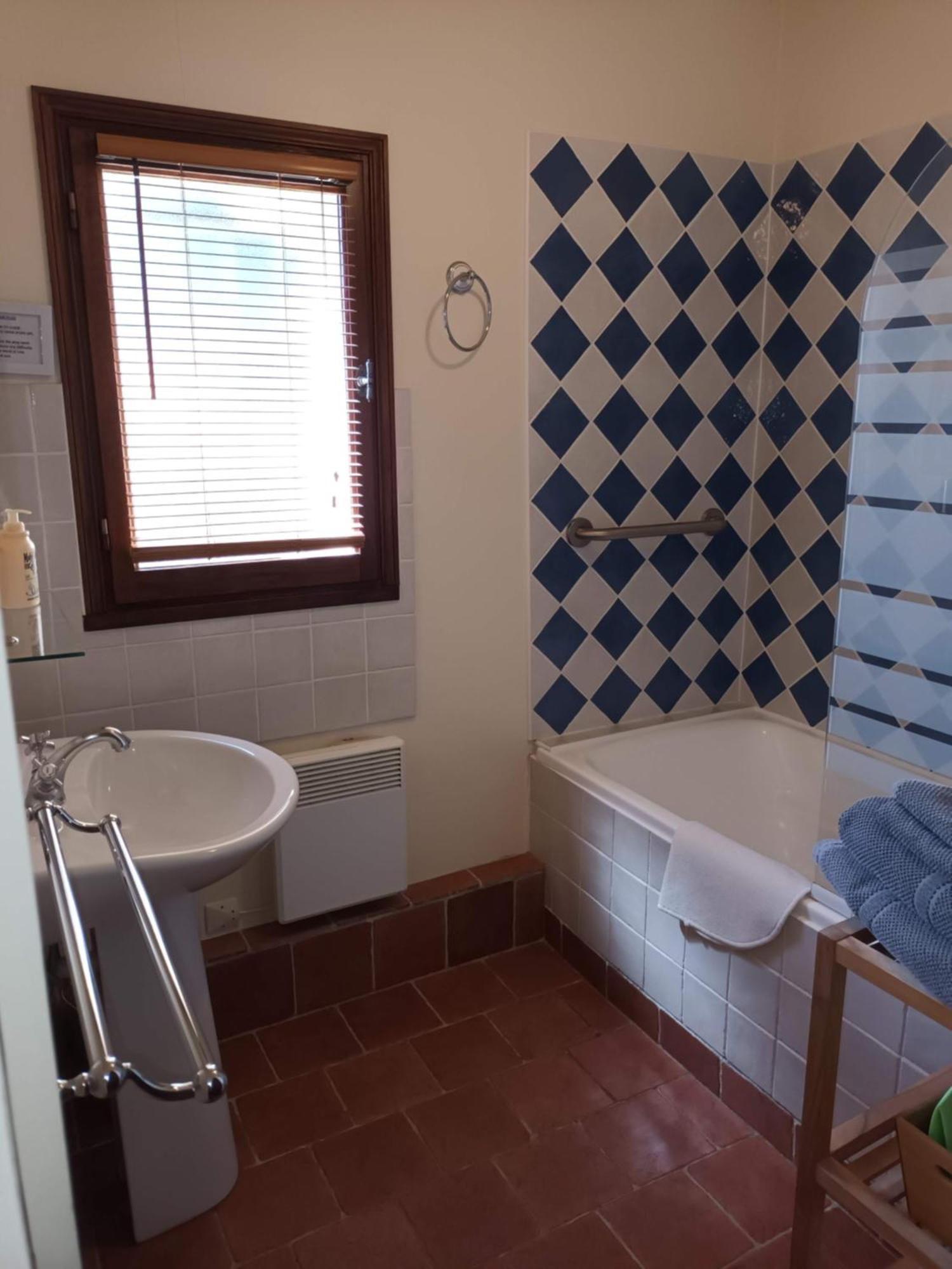 Le Logis Du Pressoir Self Catering Gites In Beautiful 18Th Century Estate In The Heart Of The Loire Valley With Heated Pool And Extensive Grounds. Les Bois-d'Anjou Стая снимка